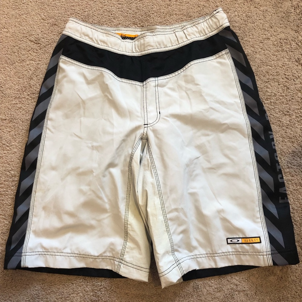 Men’s Oakley Factory pilot shorts sz 32 guc